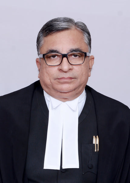 An insurance company cannot repudiate the claim on ground of fake driving licence of a driver, if the owner has no knowledge about that; SC.