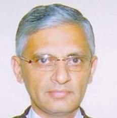 An employee cannot seek correction of date of birth belatedly in service records; SC.