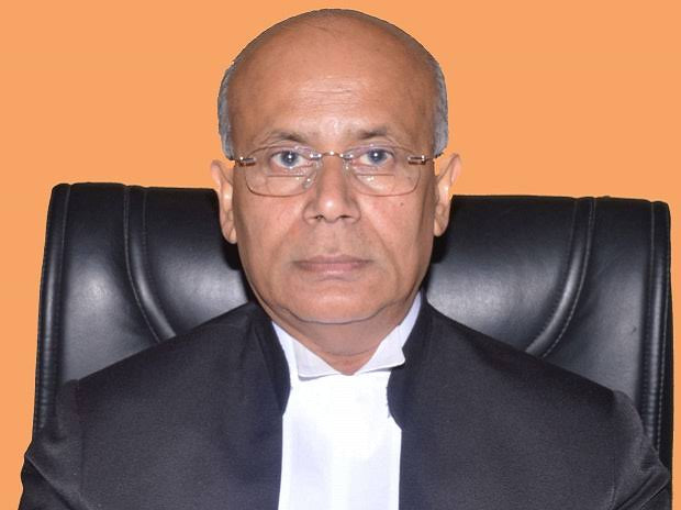 Theory of notional extension is applicable to death of driver on journey, who died during bathing in canal, and is entitled for compensation under Workmen Compensation Act; SC.
