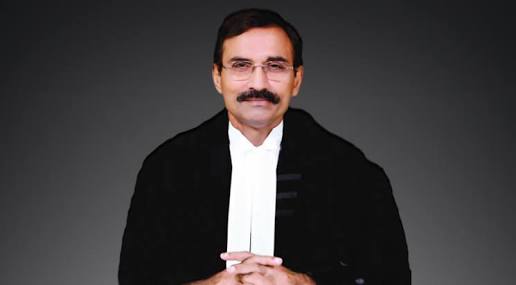 Labour and Industrial Dispute Lawyer: Trainees who are employed without payment of any reward cannot be termed as Workman for the purpose of Industrial Dispute Act.