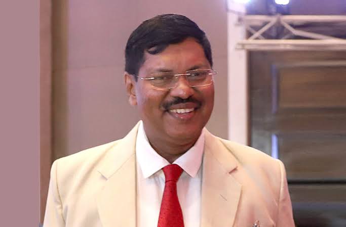 Powers under Article 227 are wide, must be exercised by HC sparingly and not to correct mere errors: Supreme Court